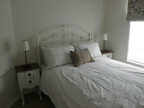 C&C's Bed And Breakfast - Accommodation Burleigh 3