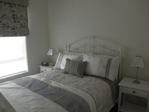 C&C's Bed And Breakfast - Accommodation Burleigh 4
