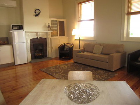 Clydesdale Cottage Bed & Breakfast - Accommodation Burleigh 2