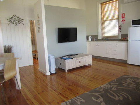Clydesdale Cottage Bed & Breakfast - Accommodation Burleigh 3