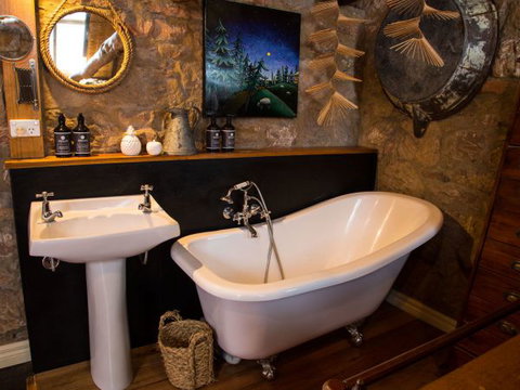 Farm Pod At Twamley Farm - Accommodation Burleigh 5