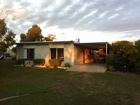 Umall - Accommodation Burleigh 0