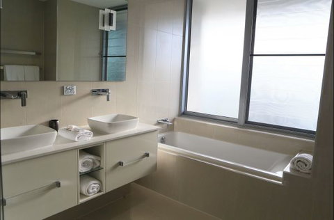 Aqua Aqua Luxury Penthouses - Accommodation Burleigh 7