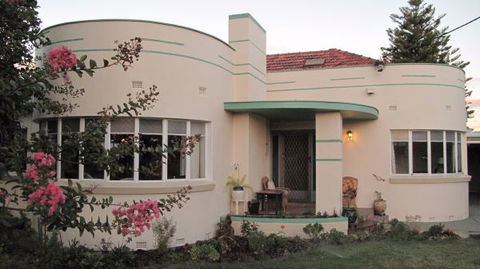 B&B Wodonga - Art Deco Accommodation - Accommodation Burleigh 0