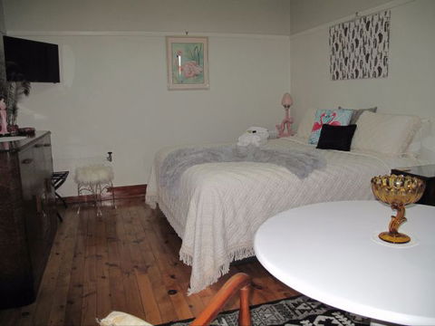 B&B Wodonga - Art Deco Accommodation - Accommodation Burleigh 2