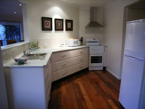 C-Deck Beach House Apartment - Accommodation Burleigh 2
