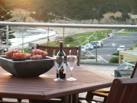 C-Deck Beach House Apartment - Accommodation Burleigh 6