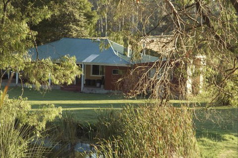 Crystal Springs Homestead - Accommodation Burleigh 0