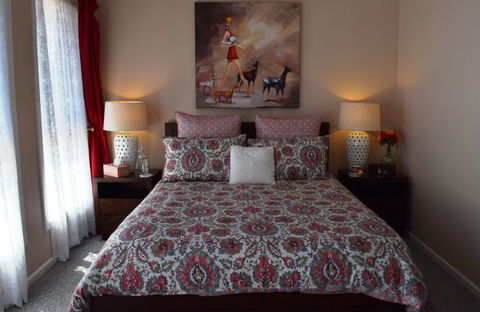 Cutmore Cottages Bed And Breakfast - Accommodation Burleigh 0