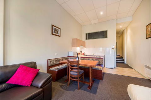 Falls Creek Country Club - Accommodation Burleigh 7