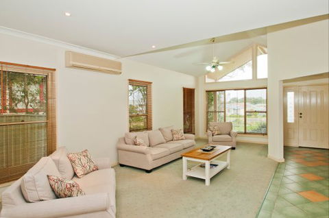 Fairlight House - Accommodation Burleigh 1
