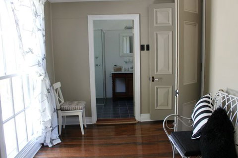 Fosterton School House - Accommodation Burleigh 3