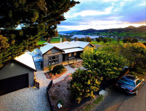 Frenchman's River - The Helmsman's House - Accommodation Burleigh 0