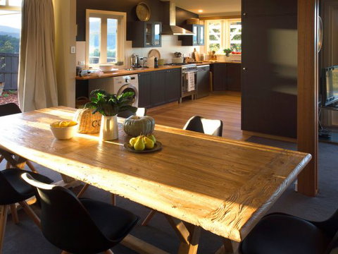 Frenchman's River - The Helmsman's House - Accommodation Burleigh 4