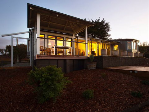 Frenchman's River - The Helmsman's House - Accommodation Burleigh 7