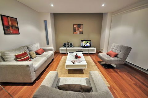 La Loft Apartments - Accommodation Burleigh 3