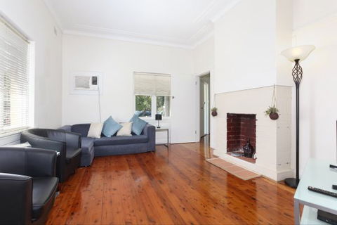 Le Bois Cottage - Accommodation Burleigh 1