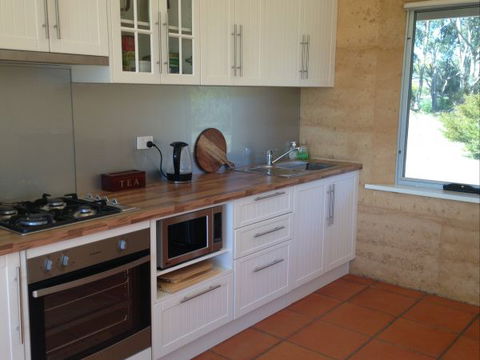 Muntiri Lodge Eco Retreat - Accommodation Burleigh 4
