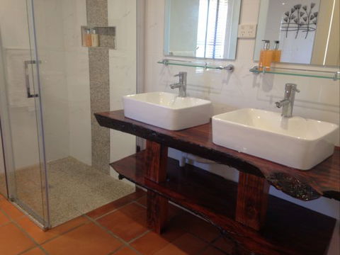 Muntiri Lodge Eco Retreat - Accommodation Burleigh 7