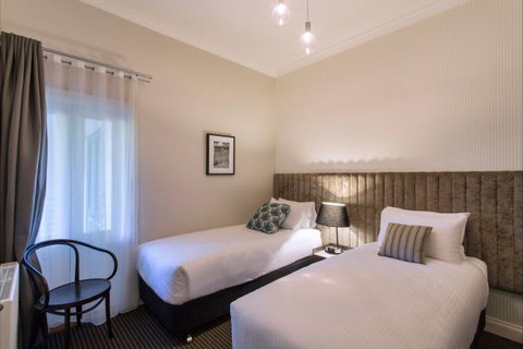 Oscar's On The Yarra - Accommodation Burleigh 5
