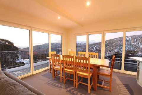 Ropers Alpine Apartments - Accommodation Burleigh 1
