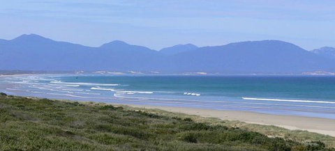 Sandy Point Beach Escape - Accommodation Burleigh 1