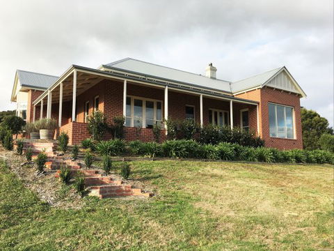 Shearer's Hill - Luxury Farm Stay - Accommodation Burleigh 0