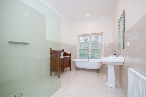 Shearer's Hill - Luxury Farm Stay - Accommodation Burleigh 5