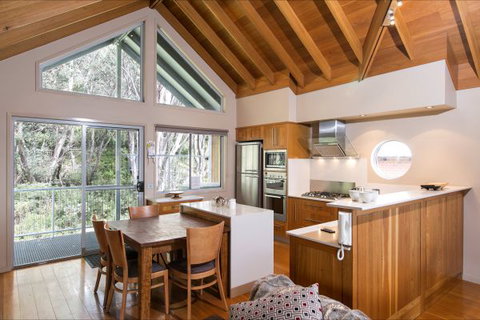Snow Fall Lodge At Falls Creek - Accommodation Burleigh 2