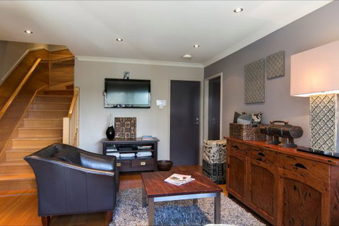 Snow Fall Lodge At Falls Creek - Accommodation Burleigh 6