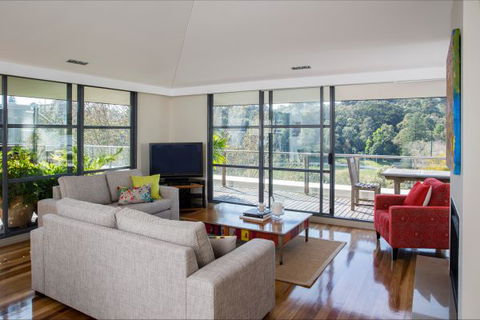 Trumper Loft - Accommodation Burleigh 5