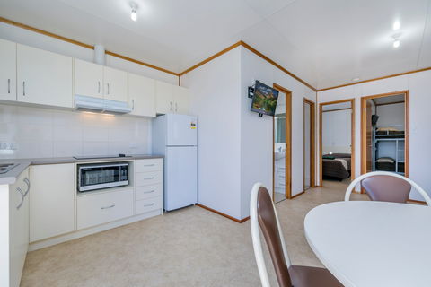 Border Village Roadhouse - Accommodation Burleigh 5