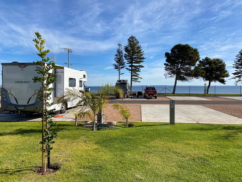 Ceduna Foreshore Caravan Park - Accommodation Burleigh 0