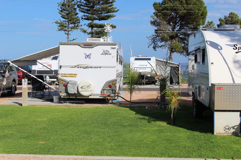 Ceduna Foreshore Caravan Park - Accommodation Burleigh 2