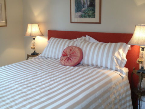 Every Man And His Dog Vineyard - Accommodation Burleigh 0