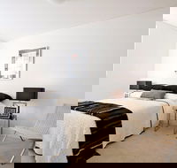 Executive Furnished Apartment Crows Nest - Accommodation Burleigh