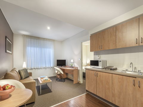 Ibis Melbourne Hotel & Apartments - Accommodation Burleigh 3