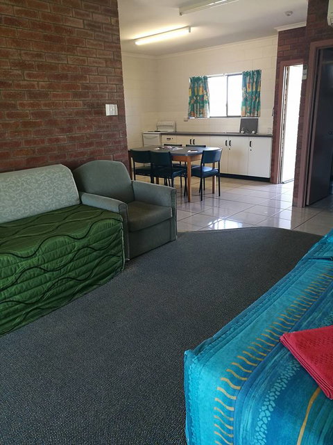 Sandpiper Motel - Accommodation Burleigh 8