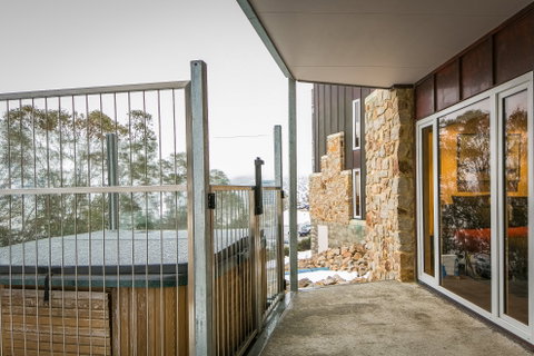 Ropers Alpine Apartments - Accommodation Burleigh 8
