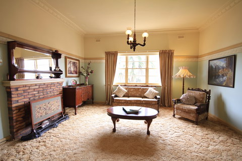 Rostrata Country House - Accommodation Burleigh 1