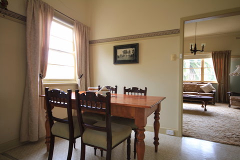 Rostrata Country House - Accommodation Burleigh 5