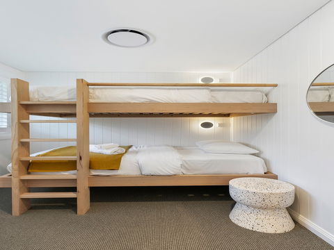 Sunset Beach - Summer Breeze - Accommodation Burleigh 4