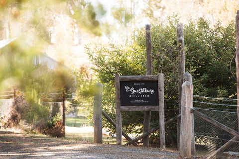 The Guesthouse: Hill End - Accommodation Burleigh 1