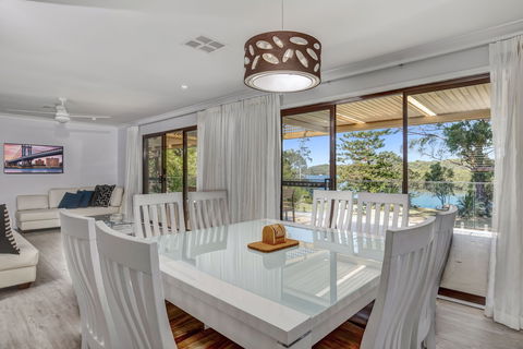 The Waterfront  Jervis Bay - Accommodation Burleigh 0