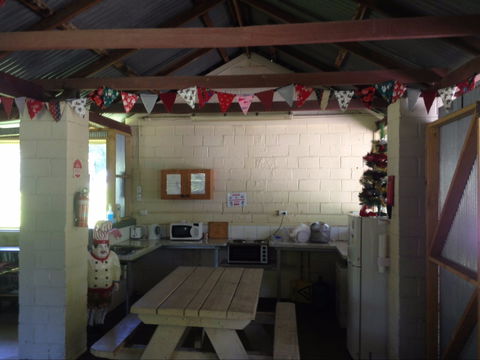 Yackandandah Holiday Park - Accommodation Burleigh 2