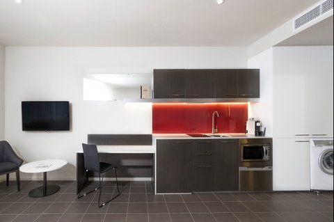 Abode Woden - Accommodation Burleigh 2
