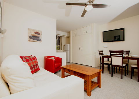Canberra Short Term And Holiday Accommodation - Accommodation Burleigh 8