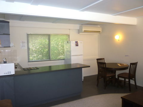 Canberra Short Term And Holiday Accommodation - Accommodation Burleigh 9