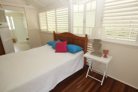 Daggoombah Holiday House - Accommodation Burleigh 2