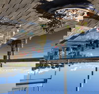 Doi's Ocean Front Apartment - Accommodation Burleigh